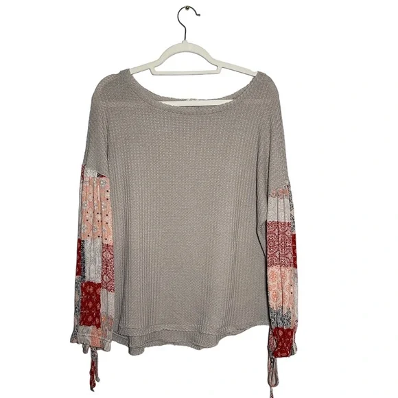 In Loom Gray Waffle Knit Contrast Sleeve Madison Top Women Size M - Picture 6 of 7
